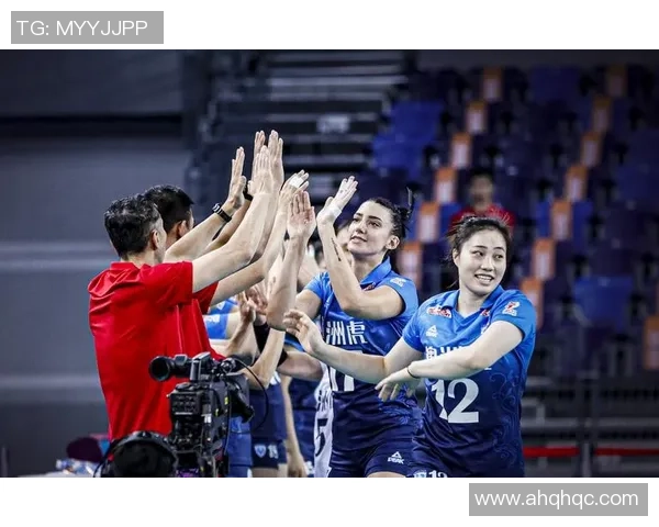 深圳排球队的节奏与魅力探索:排球运动在城市中的发展与影响 深圳排球队的节奏与魅力探索:排球运动在城市中的发展与影响